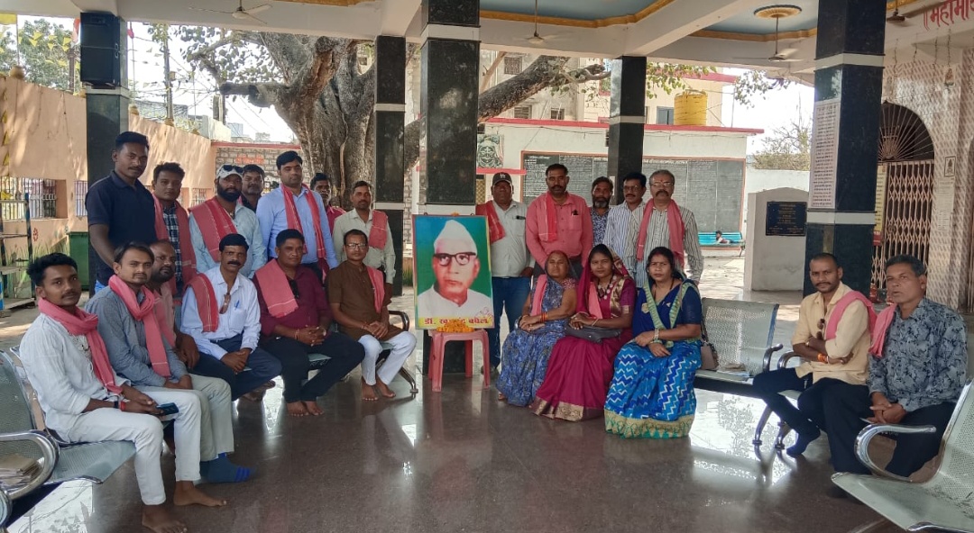 पुरखा के सुरता कार्यक्रम मे डा खूबचंद बघेल को श्रध्दासुमन अर्पित