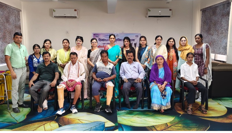 दिव्यांग सशक्तिकरण को बल एनटीपीसी लारा ने वितरित किए कस्टमाइज्ड कृत्रिम अंग