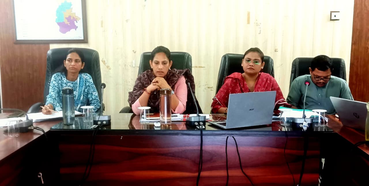 समय सीमा की बैठक हुई सम्पन्न: कलेक्टर ने योजनाओं के प्रभावी क्रियान्वयन और शिकायतों के समयबद्ध निराकरण के दिए कड़े निर्देश