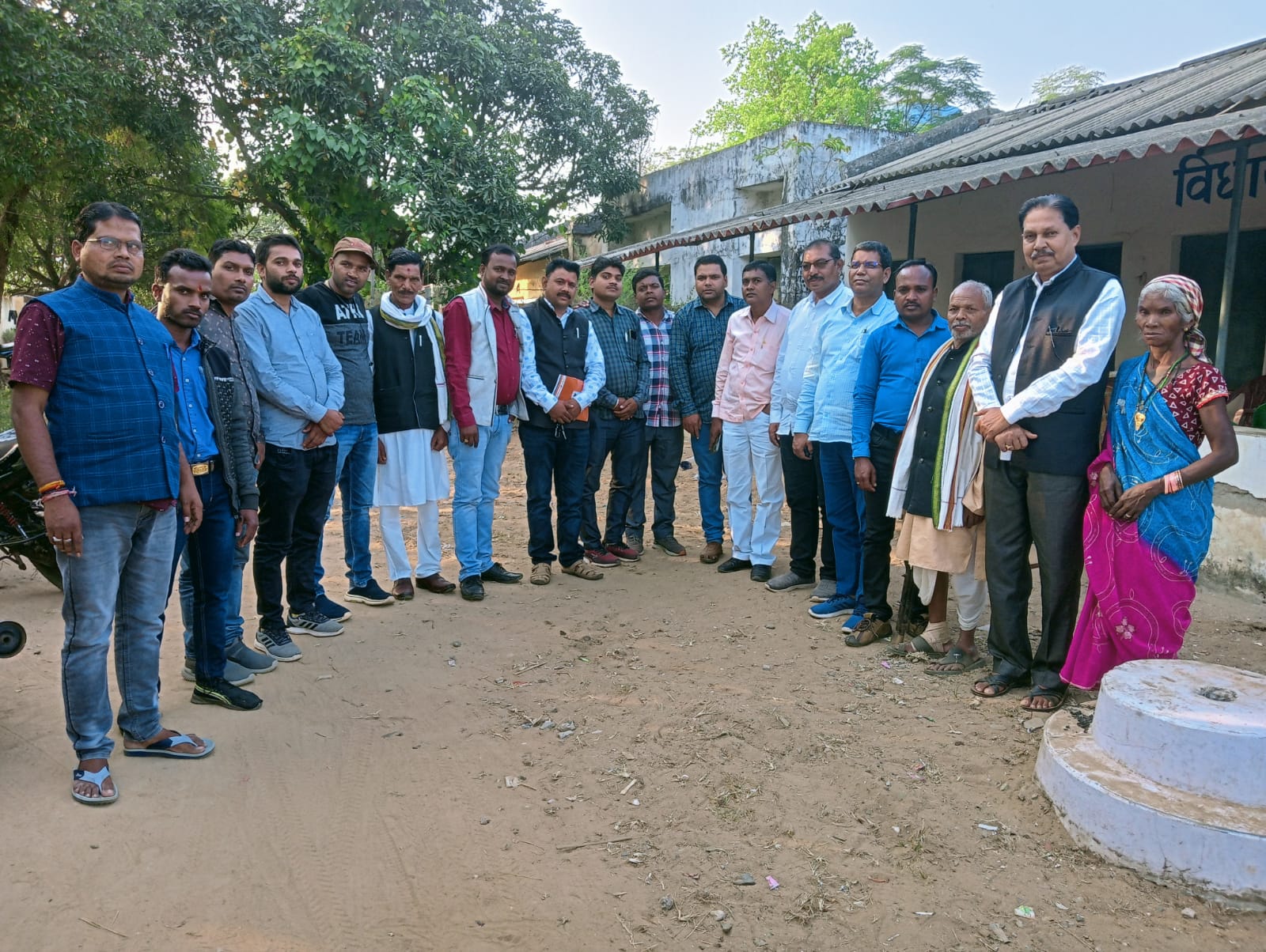 सूरजपुर-पिछड़ा वर्ग कांग्रेस की बैठक विधायक भवन में हुई संपन्न