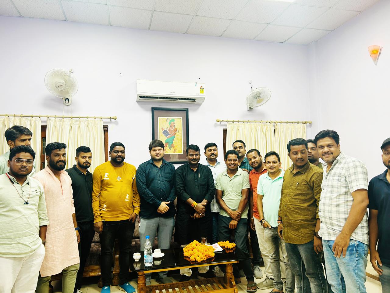 युवा कांग्रेस कोरबा लोकसभा के नवनियुक्त प्रभारी चंदन राय का विधानसभा की बैठक  बैकुंठपुर PWD रेस्ट हाऊस में हुआ सम्पन्न.