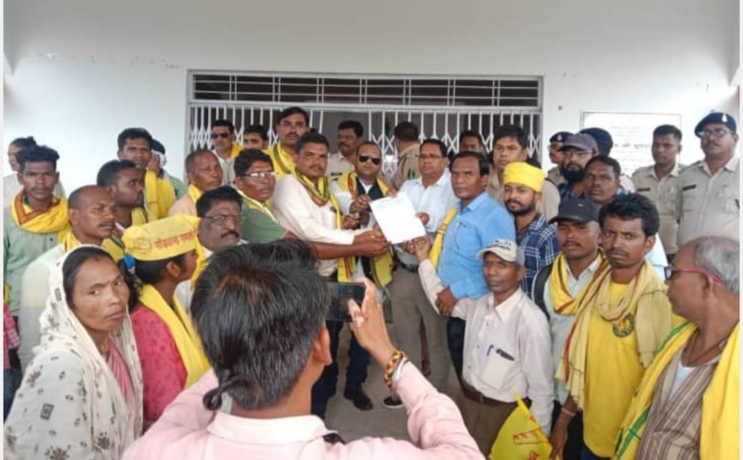 गोगपा का जंगी धरना प्रदर्शन जिला एमसीबी मे भ्रष्टाचारियों  पूरा संरक्षण प्राप्त