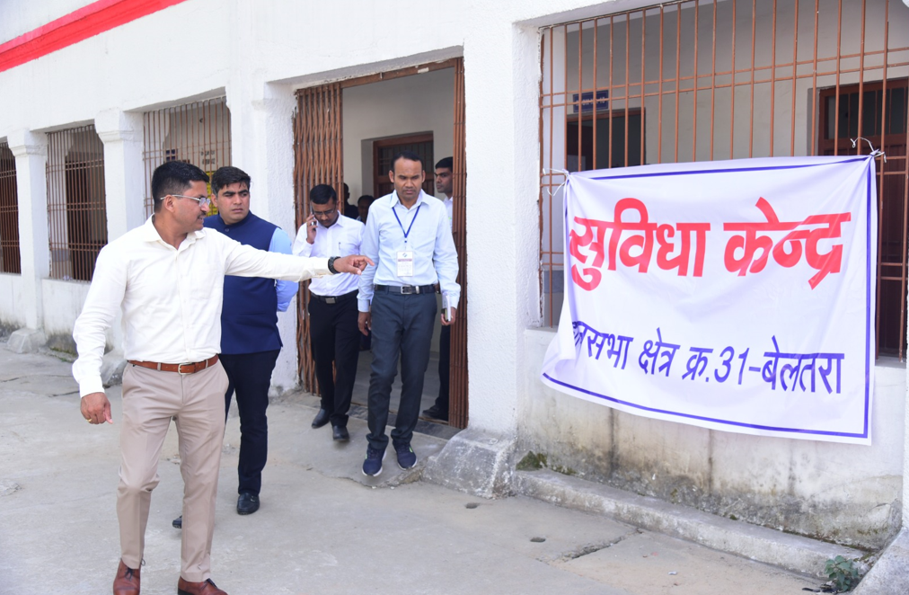  मतदान दलों के प्रशिक्षण का कलेक्टर ने किया निरीक्षण/कलेक्टर ने दलों को बीयू, सीयू और व्हीव्हीपेट की दी जानकारी/सुविधा केन्द्र का भी लिया जायजा