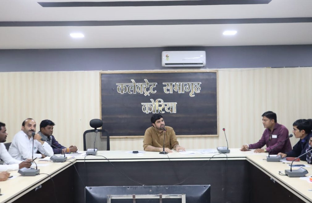 माइक्रो ऑब्जर्वर सहित रिजर्व व संगवारी मतदान दलों का हुआ प्रशिक्षण/सावधानी के साथ निर्वाचन आयोग के दिशा-निर्देश पर कार्य करने ट्रेनर ने दिए प्रशिक्षण