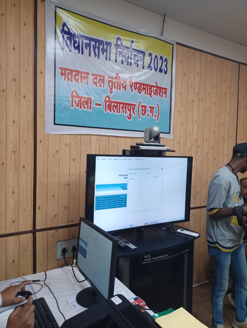  मतदान दलों को चुनाव कराने मतदान केन्द्र आवंटित/प्रेक्षकों की मौजूदगी में हुआ रेंडमाइजेशन