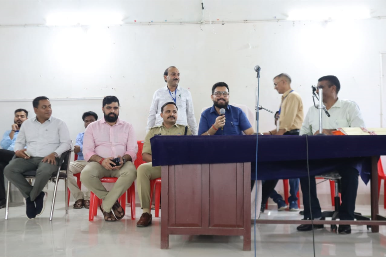 कलेक्टर एसपी व पर्यवेक्षक की निगरानी में हुआ मतगणना पूर्व मॉकड्रिल 4 जून को आएगा लोकसभा निर्वाचन का परिणाम बैकुंठपुर नगर पालिका कार्यालय एवं बस स्टैंड के पास लगेगी एलईडी लोगों की मिलेगी चुनाव परिणाम की जानकारी मतगणना केंद्र में समुचित व्यवस्था