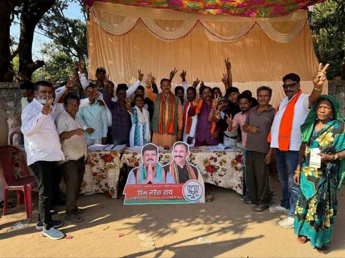 स्वास्थ्य मंत्री श्याम बिहारी जायसवाल  मतदान दिवस में भी रहे सक्रिय, वार्ड के लगभग बूथ सेंटर में बैठ लिया मतदान का जायजा