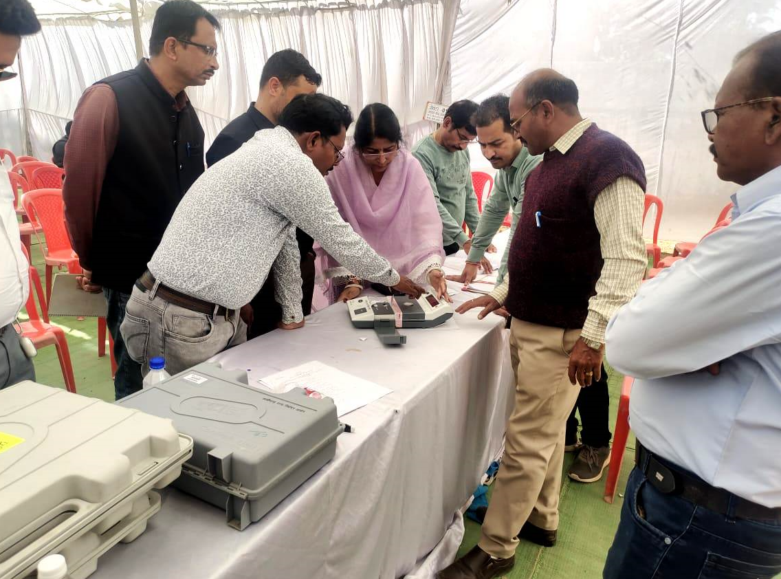  नगर पंचायत पटना में रिकार्ड मतदान के बाद अब नजर मतगणना पर मतगणना के सम्बंध में अधिकारियों को दी गई महत्वपूर्ण प्रशिक्षण