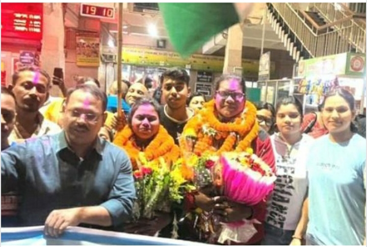 देश के लिए पदक जीतकर लौटी छत्तीसगढ़ की बेटियों का हुआ भव्य स्वागत