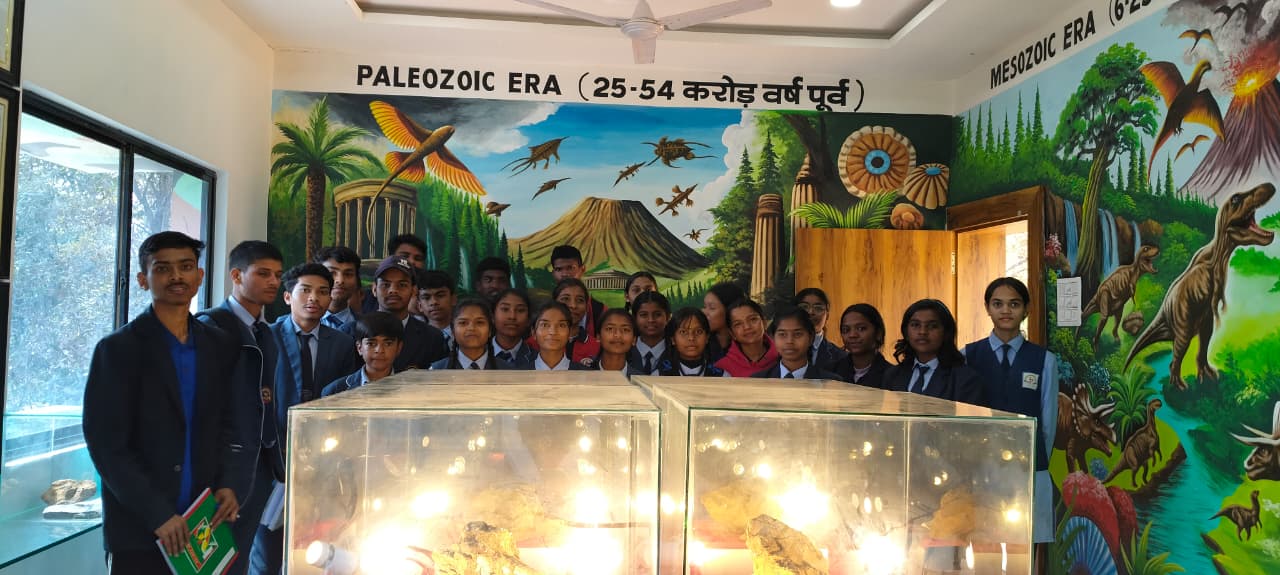 राष्ट्रीय आविष्कार अभियान के तहत कोरिया जिले के 100 विद्यार्थियों का एकदिवसीय शैक्षणिक भ्रमण संपन्न