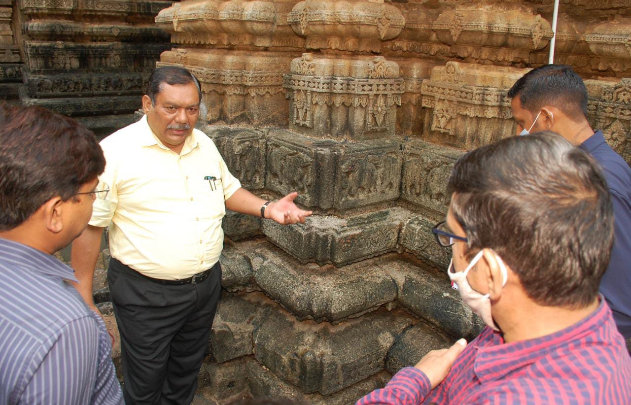 संस्कृति एवं पुरातत्व विभाग के तकनीकी टीम ने भोरदेव मंदिर का निरीक्षण किया