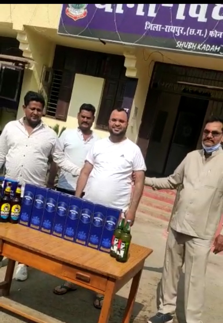 लाखों रूपये कीमत की हुक्का से संबंधित सामग्रियों का जखीरा बरामद,  रायपुर पुलिस की हुक्का से संबंधित तीसरी बड़ी कार्यवाही