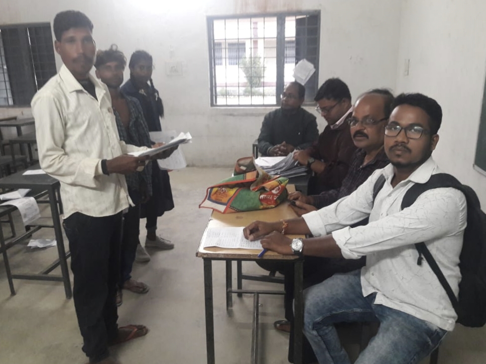 कलेक्टर श्री लंगेह के निर्देश पर बच्चों को जाति प्रमाणपत्र उपलब्ध कराने स्कूलों में शिविर की हुई शुरुआत शा.उ.मा.वि. रनई में आयोजित शिविर में 62 बच्चों के बने प्रमाणपत्र