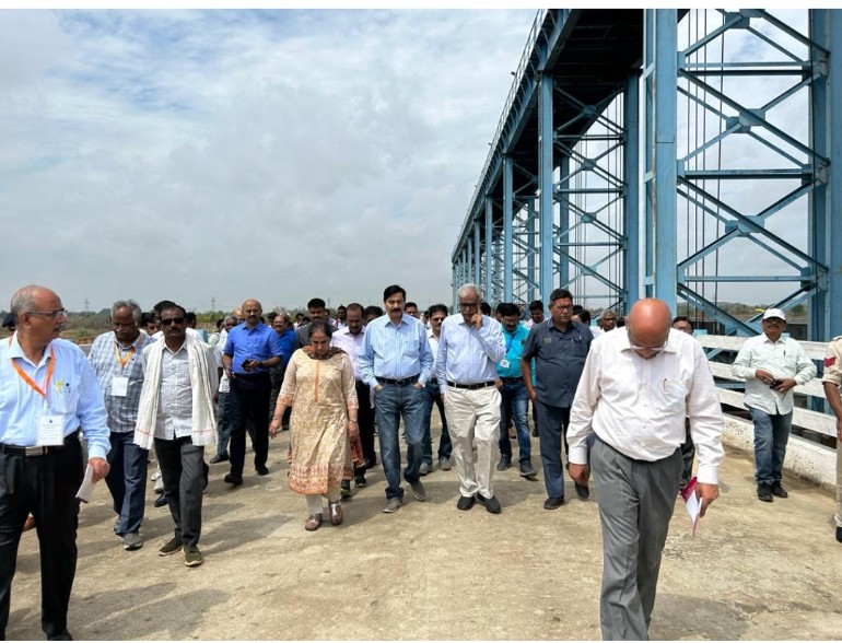 बिलासपुर-महानदी जल विवाद अधिकरण की टीम ने अरपा भैंसाझार बैराज परियोजना का किया अवलोकन