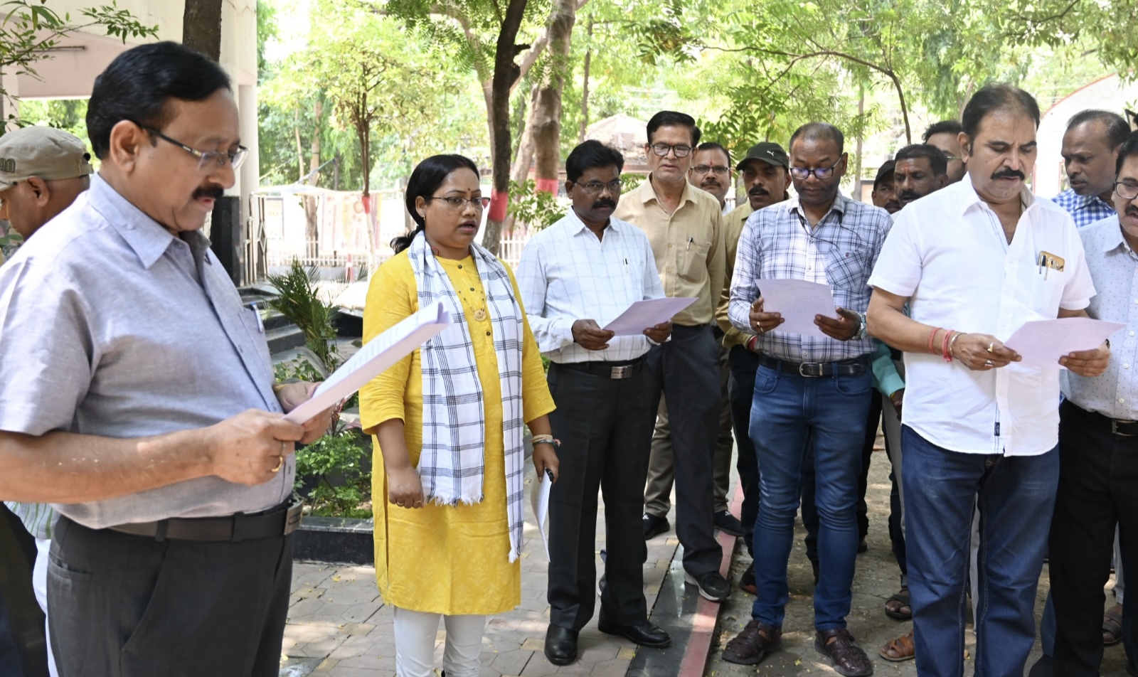 संभागीय कमिश्नर कार्यालय एवं जिला कार्यालय में मनाया गया झीरम श्रद्धांजलि दिवस... 