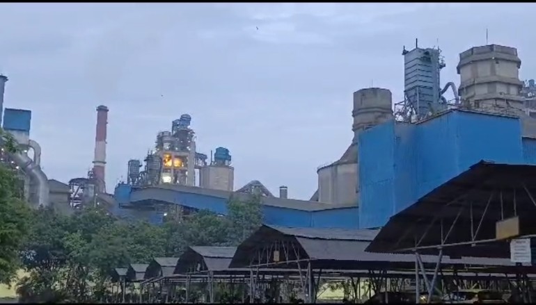 हिरमी अल्ट्राटेक सीमेंट में बड़ा हादसा ऑक्सीजन सिलेंडर फटने से 3 लोगों की मौत दो गंभीर