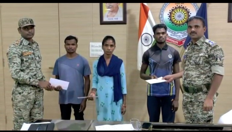 झीरम घाटी हमले में शामिल तीन नक्सलियों ने किया आत्मसमर्पण कई बड़े खुलासे होने की संभावना