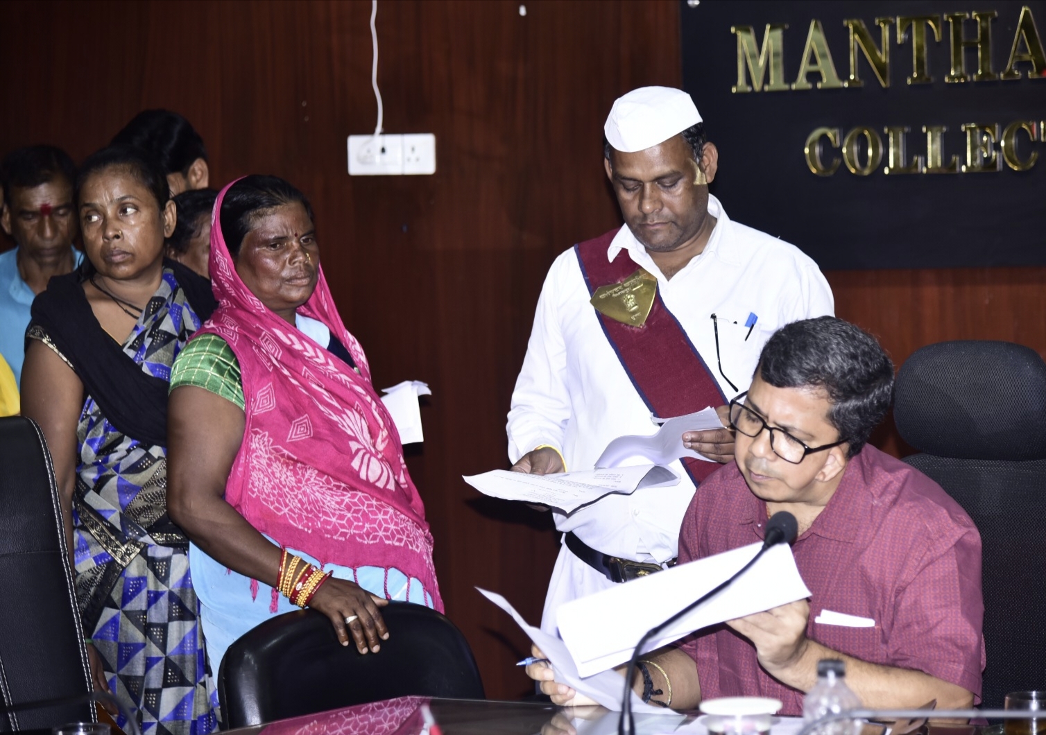 कलेक्टर ने जनदर्शन में सुनी आम जनता की समस्याएं/ वर्मी खाद का बकाया भुगतान शीघ्र करने दिए निर्देश