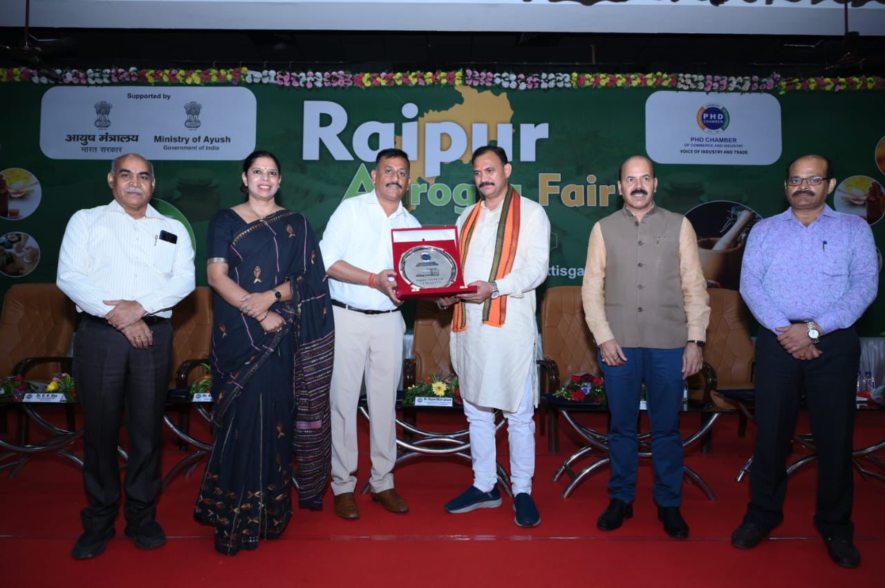 भारत से निकल कर पूरी दुनिया में पहुँच रहा है आयुर्वेद: श्री श्याम बिहारी जायसवाल