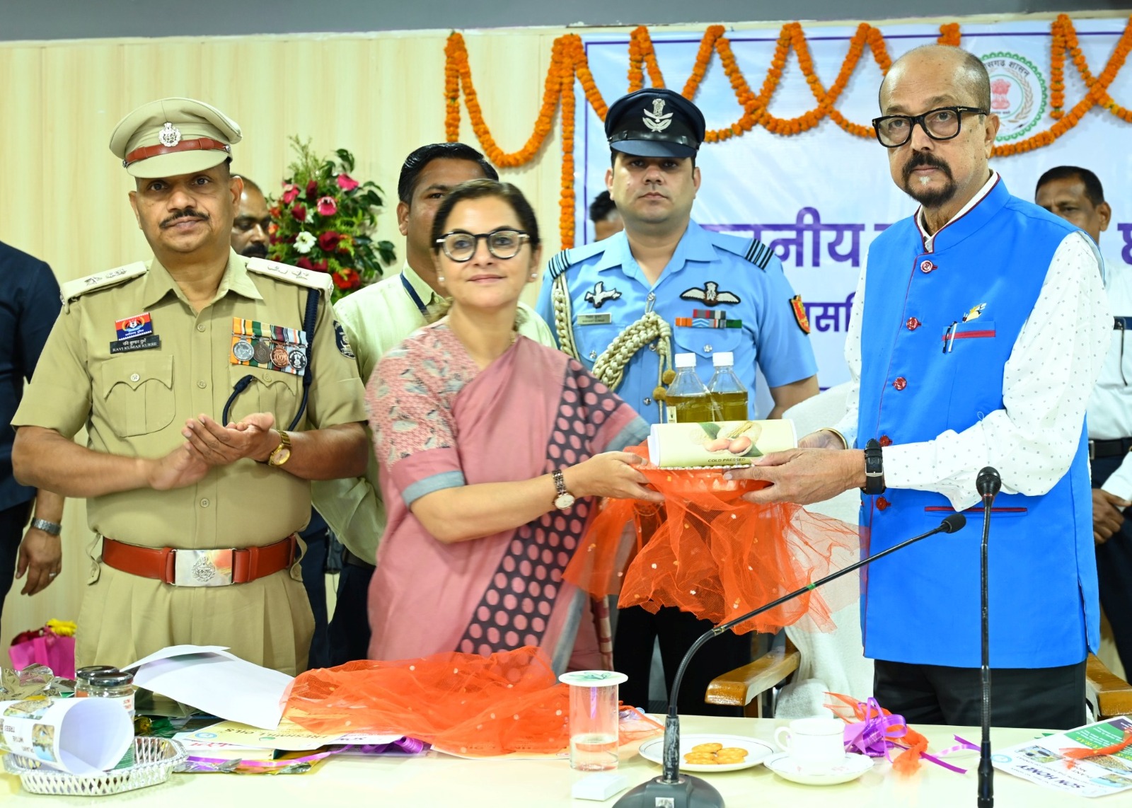 सोनहत मूंगफली तेल से महकेगी रसोई और &lsquo;सोनहनी&rsquo; शहद से घुलेगी मिठास राज्यपाल श्री रमेन डेका ने किया शुभारंभ