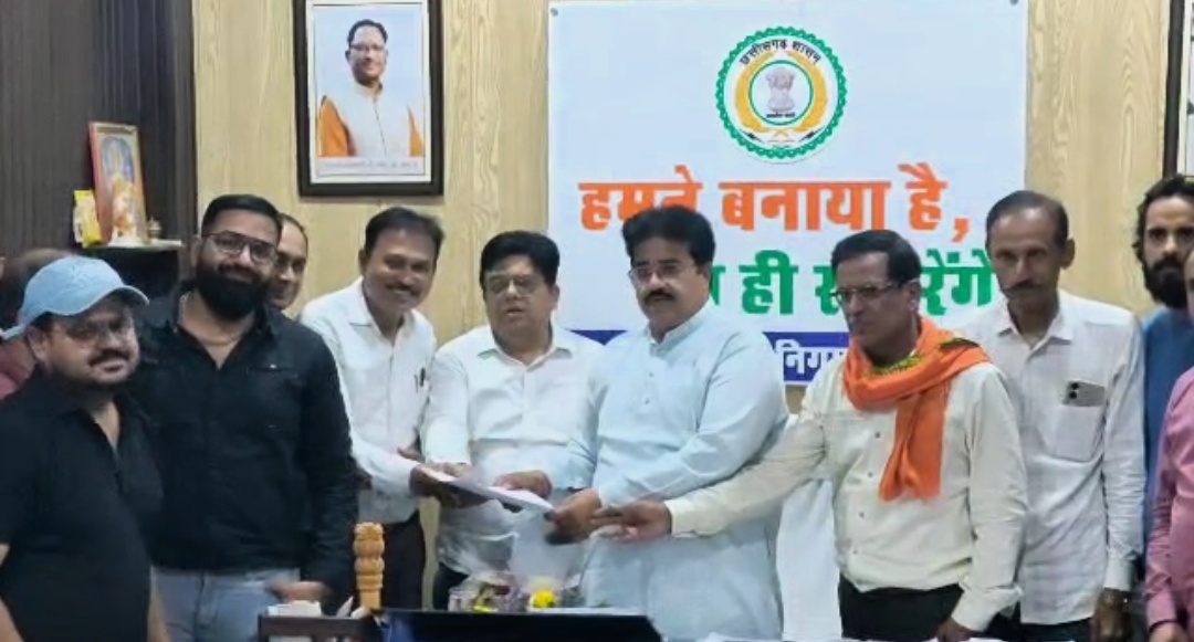 शहर के सड़के धूल में तब्दील