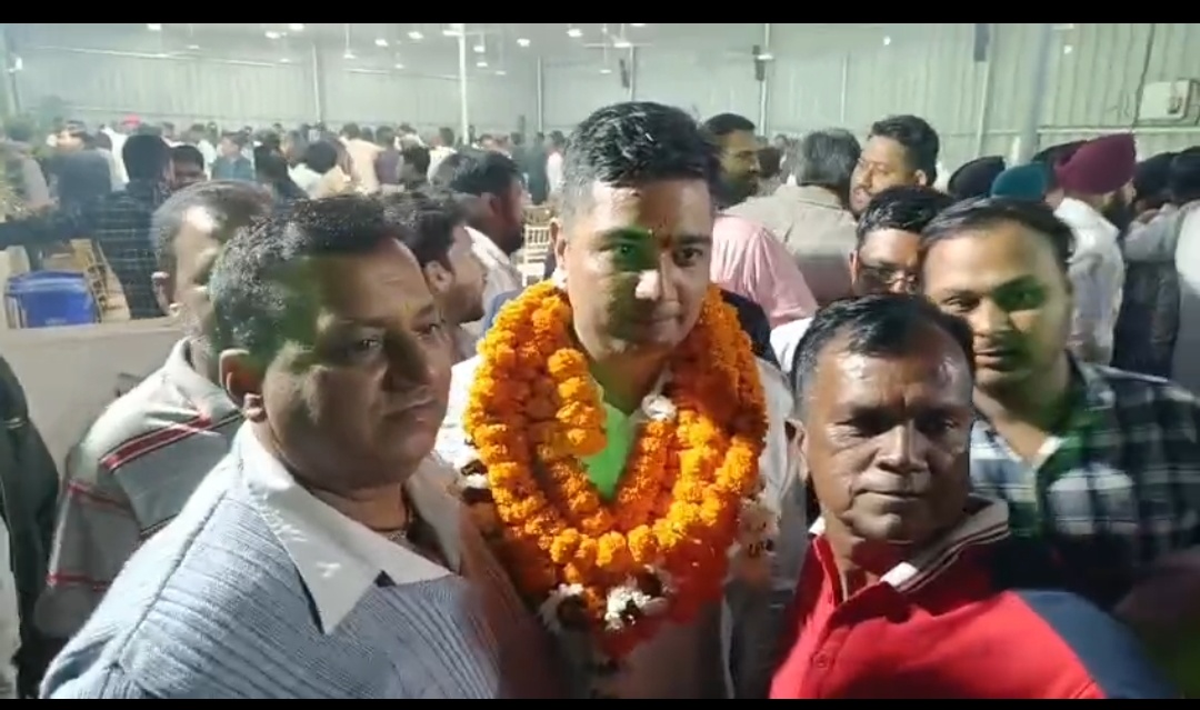 पूर्व मुख्यमंत्री भूपेश बघेल के बेटे चैतन्य बघेल को आज रायपुर सेंट्रल जेल से रिहा कर दिया गया