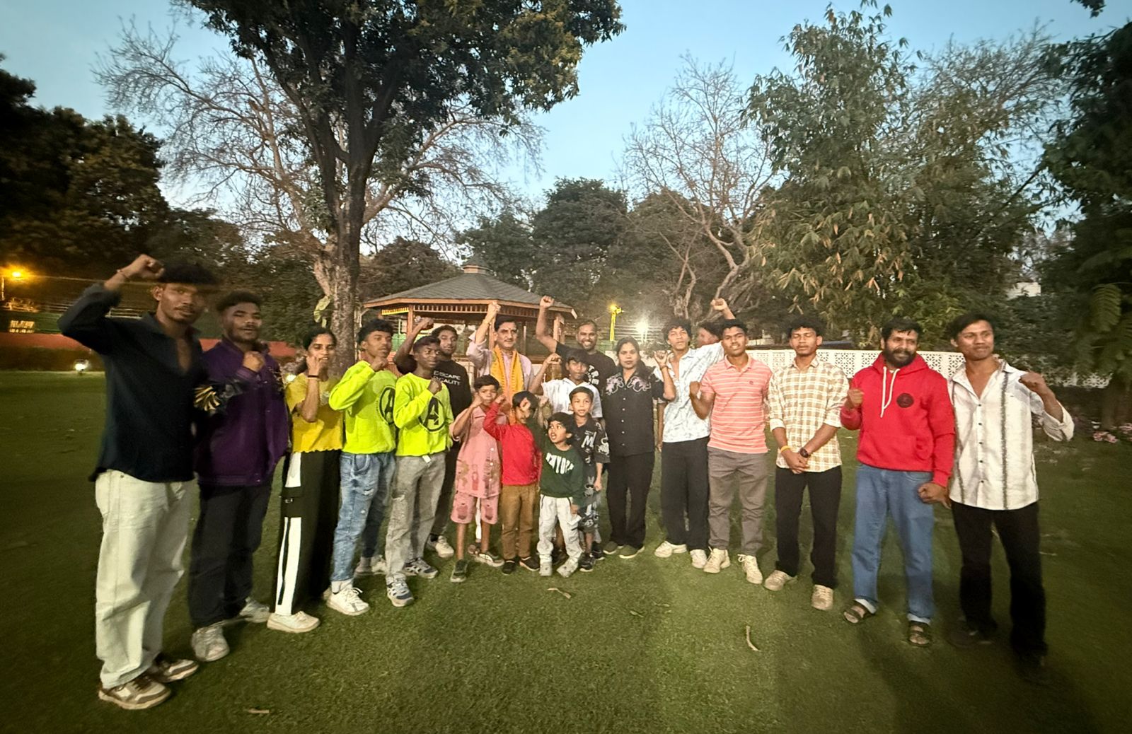 दिल्ली में चमकी बस्तर की प्रतिभा: मलखंभ से देश को किया प्रेरित, केन्द्रीय राज्यमंत्री श्री तोखन साहू ने अपने निवास पर आमंत्रित कर किया सम्मान